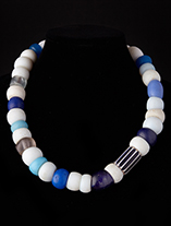 Trade-Bead-Necklace-0175-fv-1.th