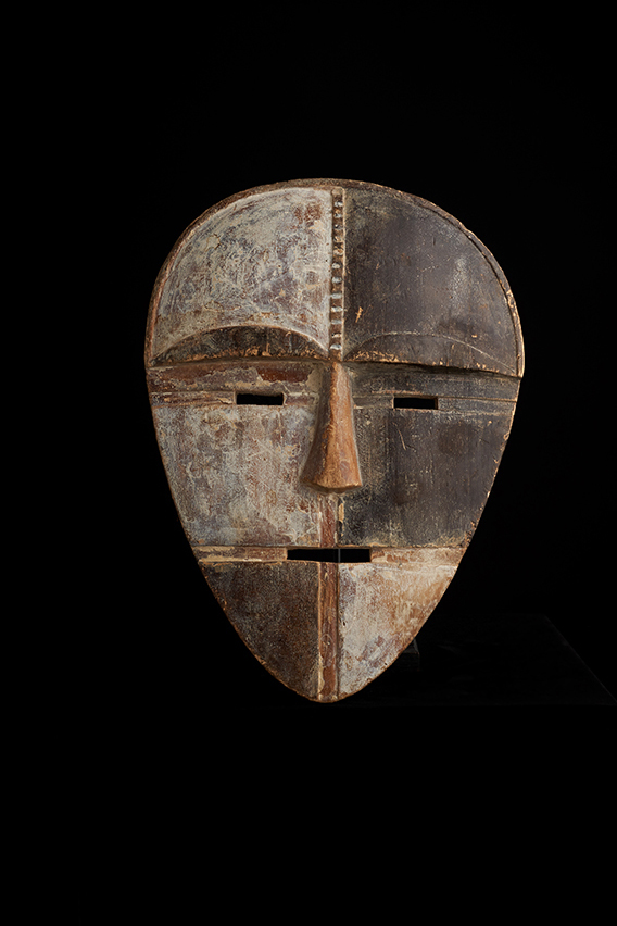 Wood and Pigment mask - Aduma People, Gabon - CGM14