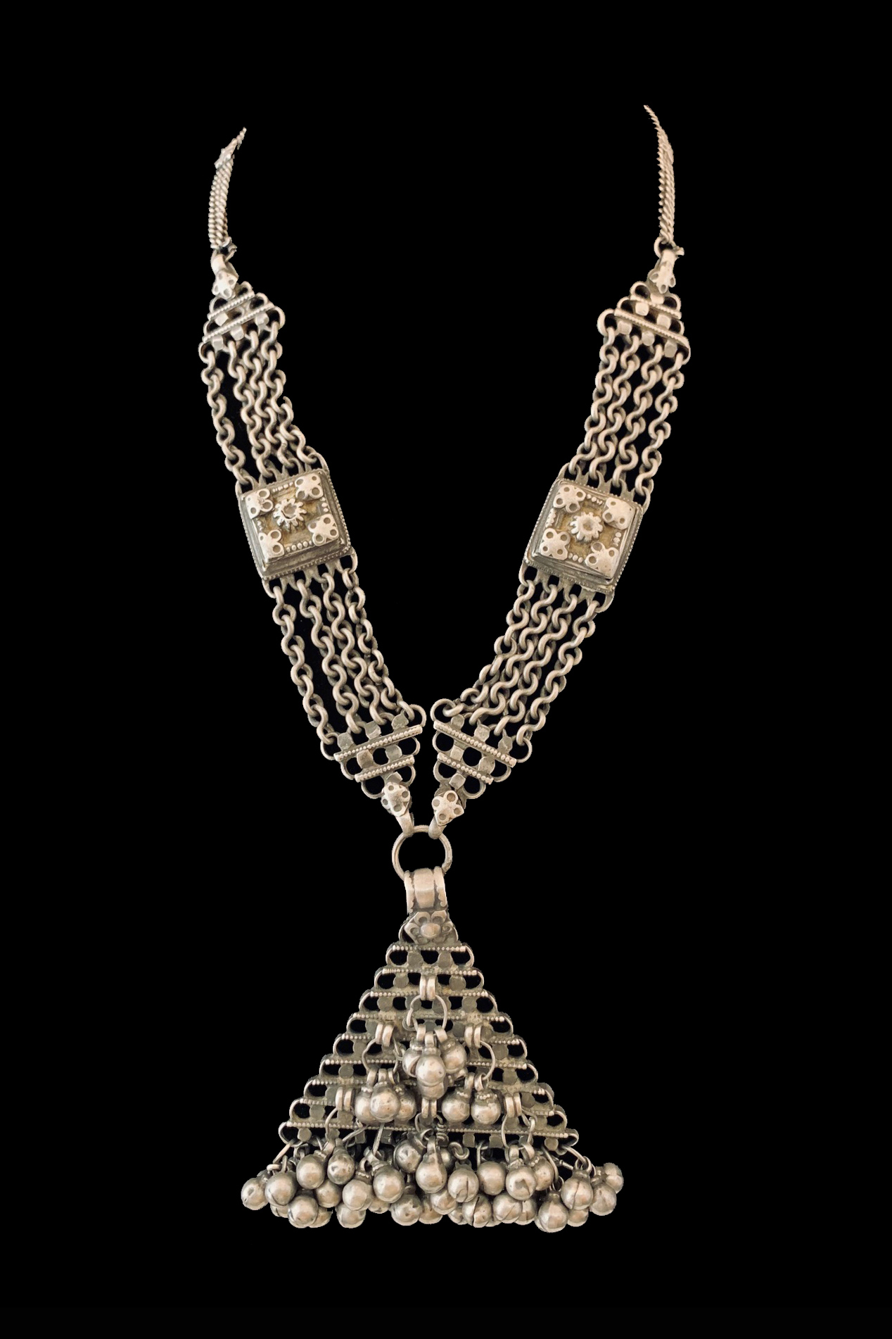 BR284.TribalSilverNecklaceRR