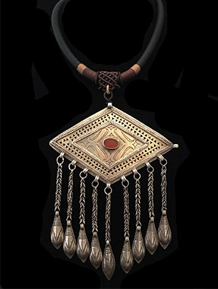 Robe Closure Pendant - Tekke people, Turkmenistan (Central Asia)