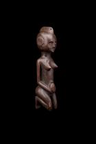 Kneeling female figure - Nyamwezi People, Tanzania M54 4
